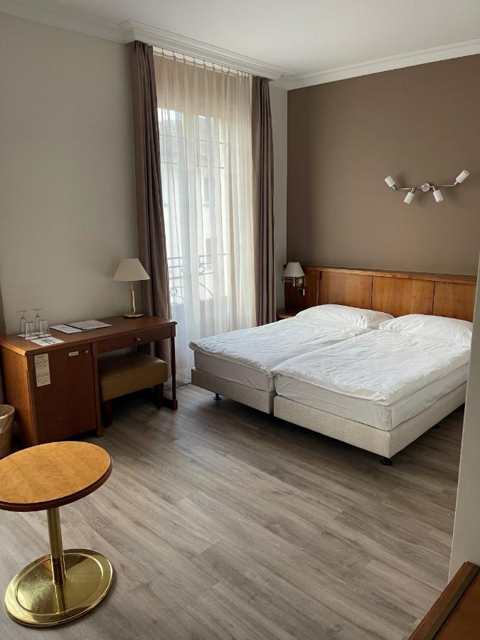 Hotel Des Alpes Ньйон Екстер'єр фото